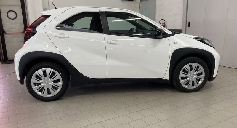 Toyota Aygo X usata a Pavia (7)