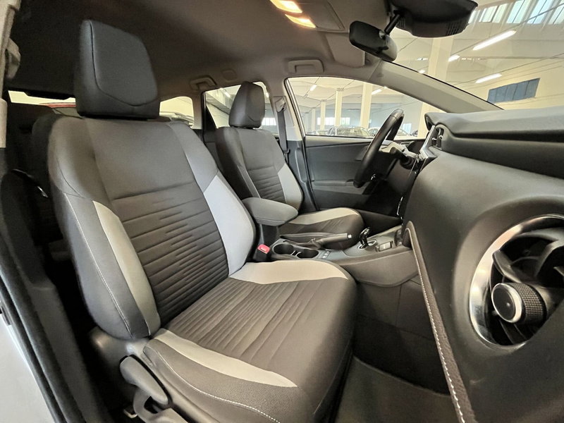 Toyota Auris Station Wagon usata a Bologna (11)