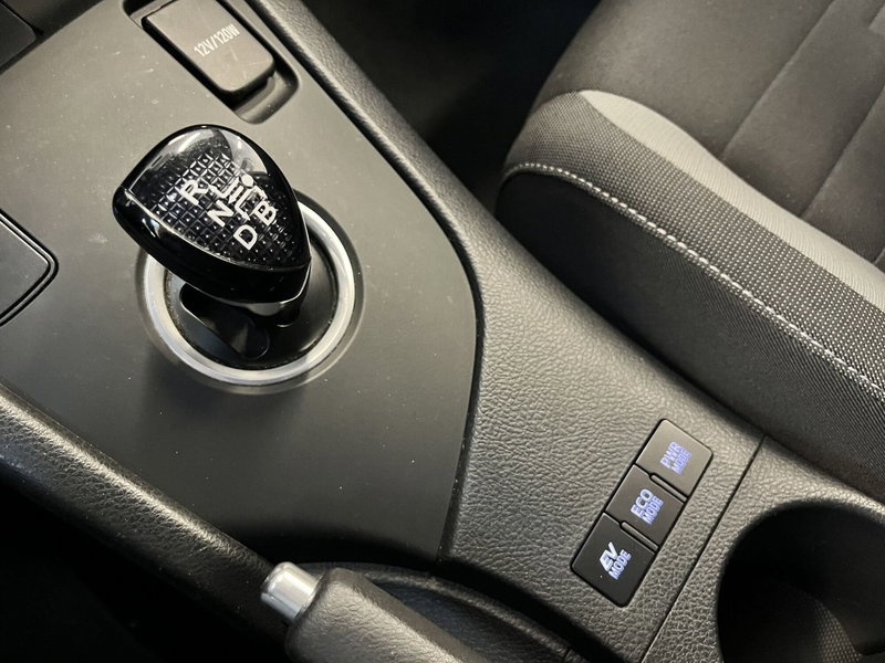 Toyota Auris Station Wagon usata a Bologna (17)