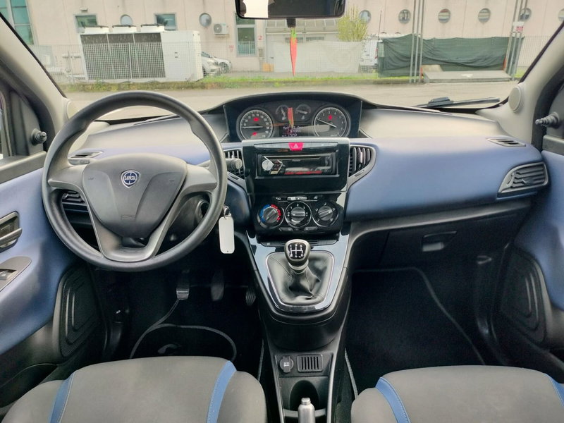 Lancia Ypsilon usata a Modena (10)