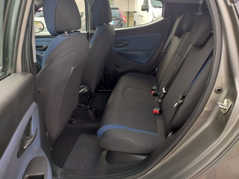 Lancia Ypsilon usata a Modena (11)