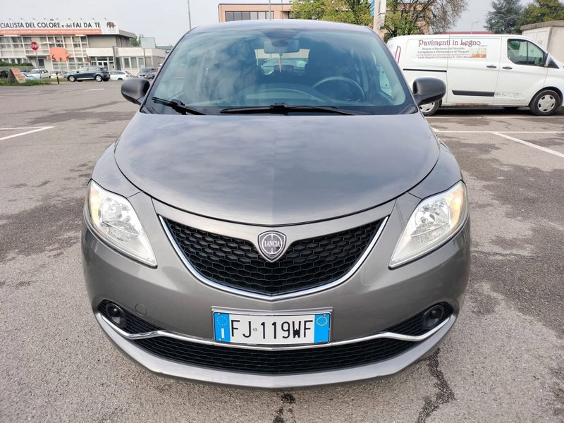 Lancia Ypsilon usata a Modena (2)