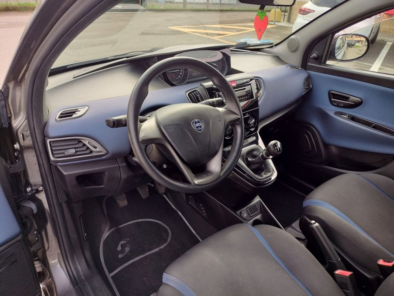 Lancia Ypsilon usata a Modena (7)