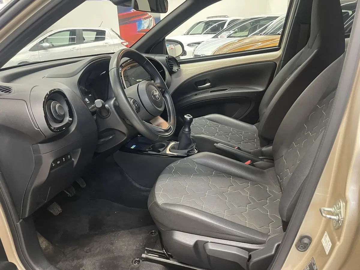 Toyota Aygo X usata a Bologna (14)