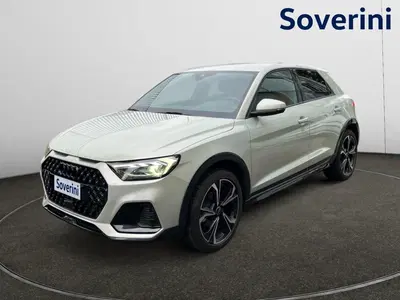 Audi A1 Sportback 35 TFSI S tronic Identity Black del 2023 usata a Bologna