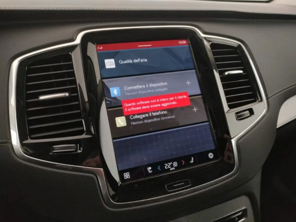Volvo XC90 nuova a Modena (14)