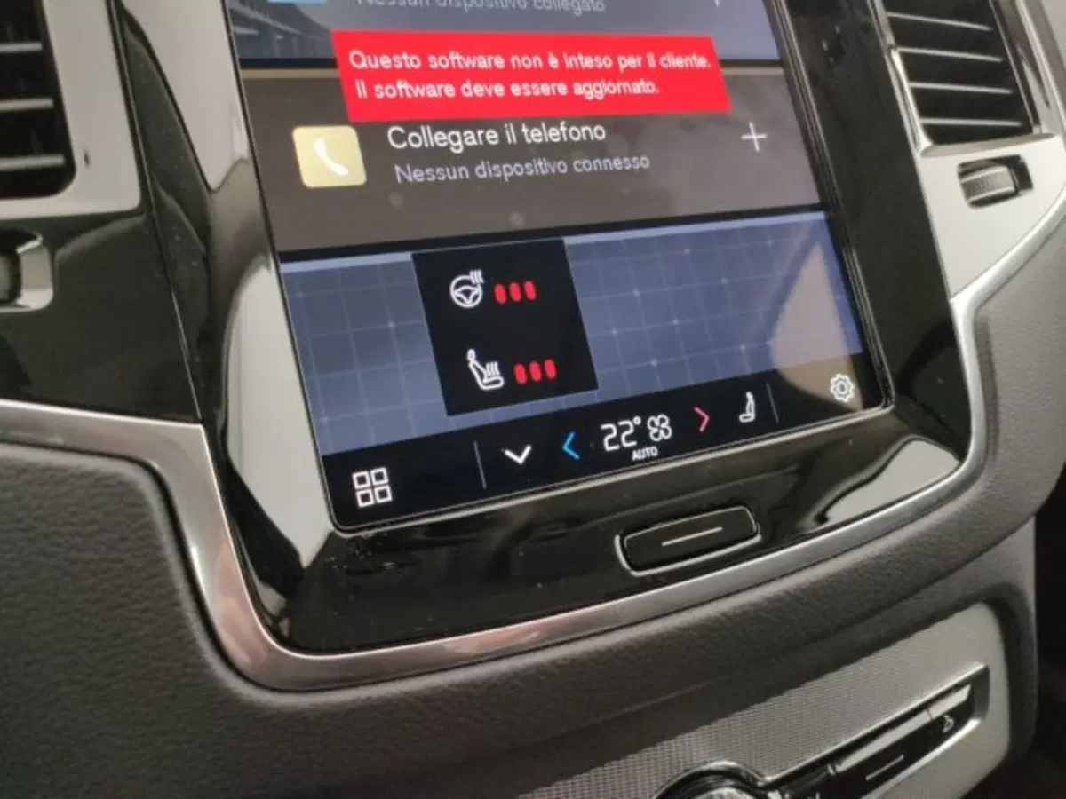 Volvo XC90 nuova a Modena (18)