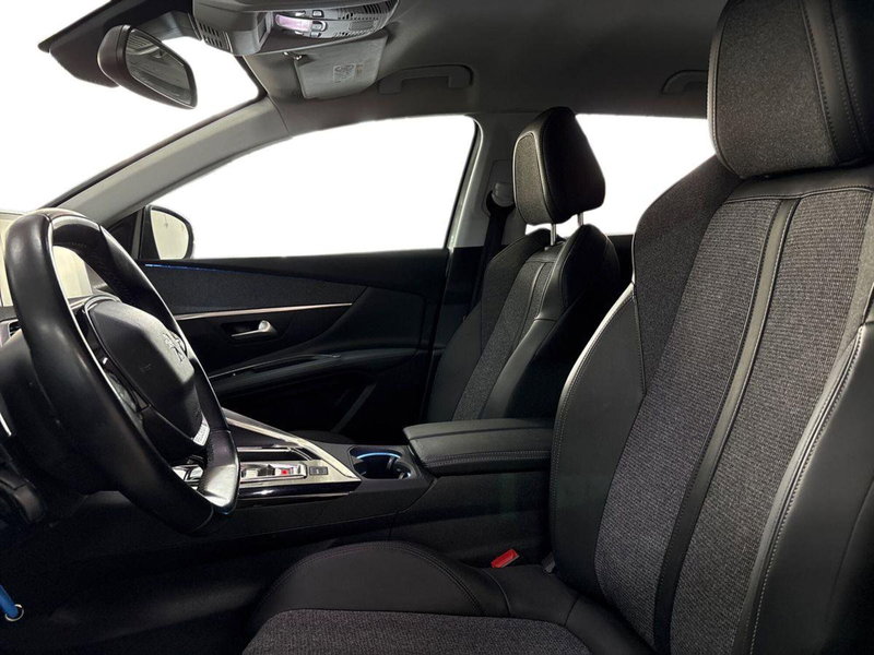 Peugeot 3008 usata a Bari (7)