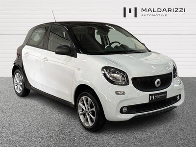 smart forfour forfour 70 1.0 twinamic Youngster del 2017 usata a Bari