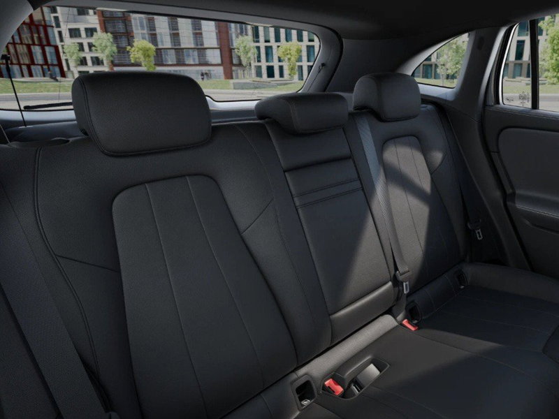 Mercedes-Benz EQA nuova a Ancona (10)