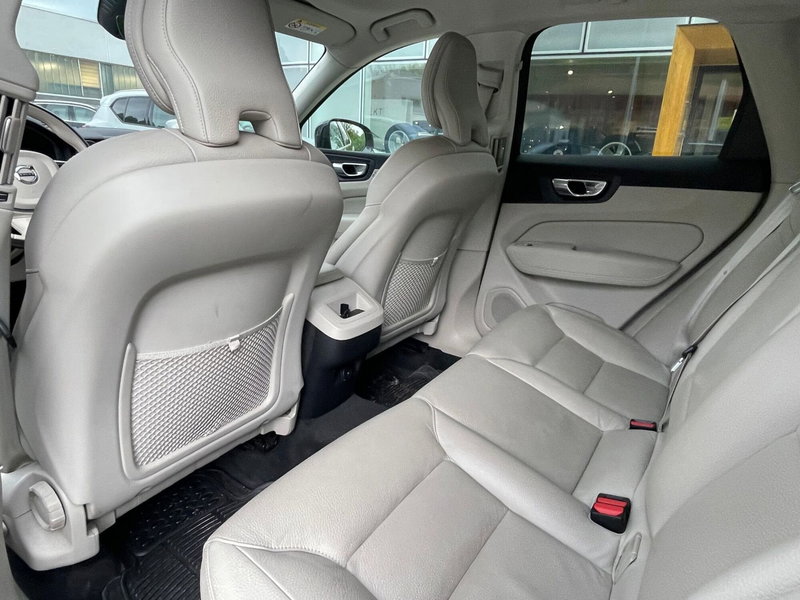 Volvo XC60 usata a Como (10)