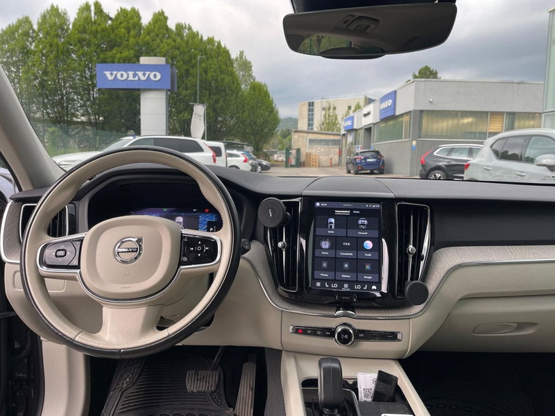 Volvo XC60 usata a Como (12)