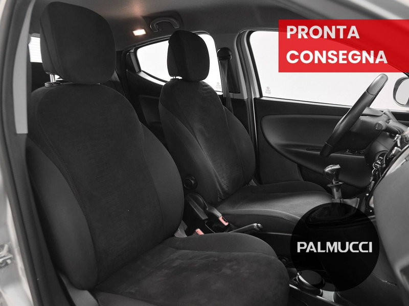 Lancia Ypsilon usata a Prato (14)