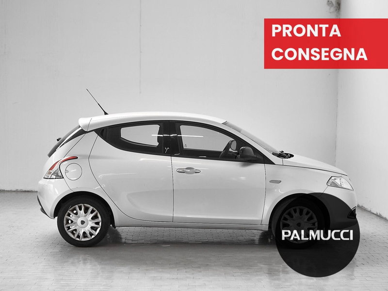 Lancia Ypsilon usata a Prato (5)