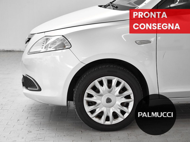 Lancia Ypsilon usata a Prato (6)