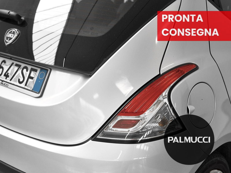 Lancia Ypsilon usata a Prato (7)