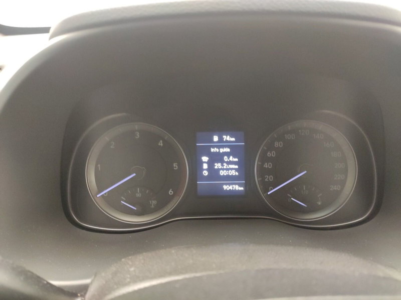 Hyundai Kona usata a Avellino (18)