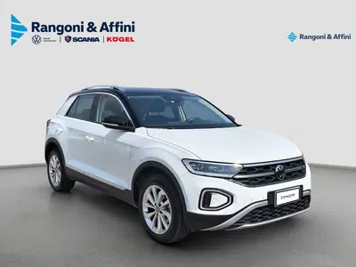 Volkswagen T-Roc 1.5 TSI ACT DSG Style BlueMotion Technology del 2023 usata a Castegnato