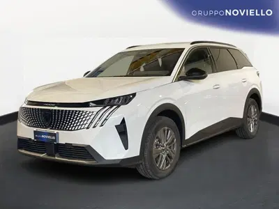 Peugeot 5008 1.2 hybrid Allure 145cv 5p.ti e-dcs6 nuova a Battipaglia