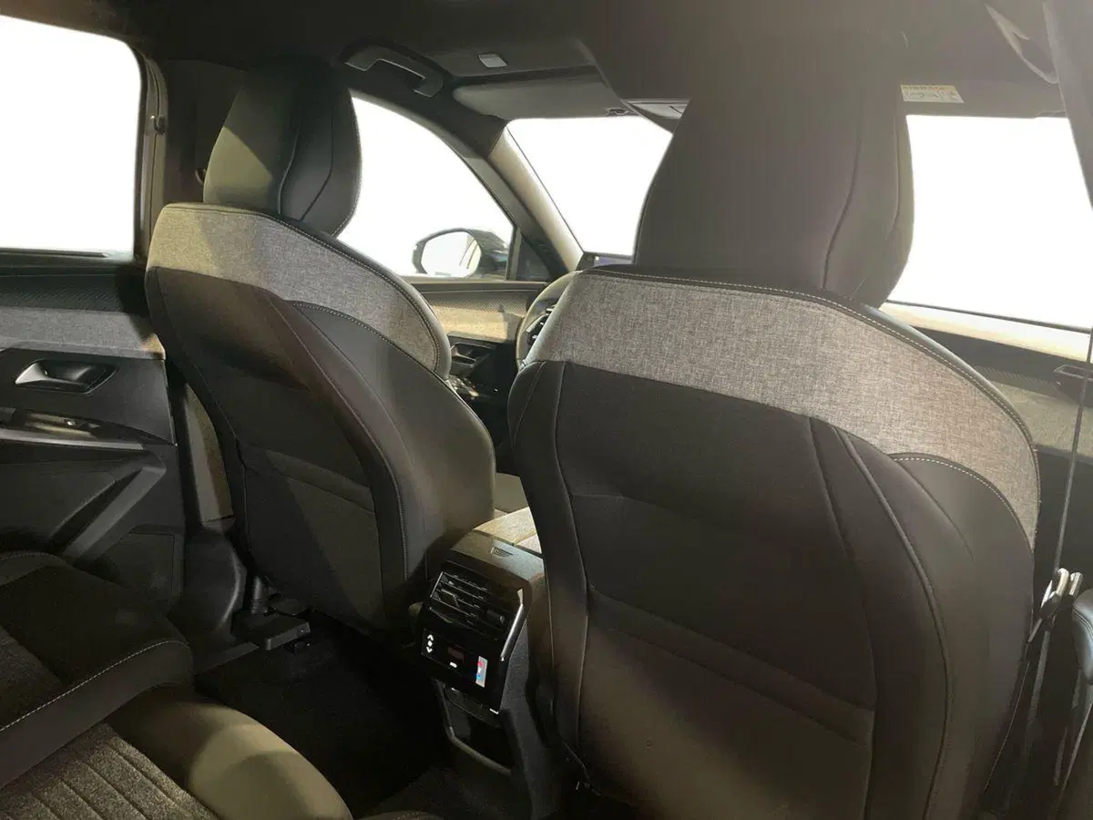 Peugeot 5008 nuova a Salerno (17)