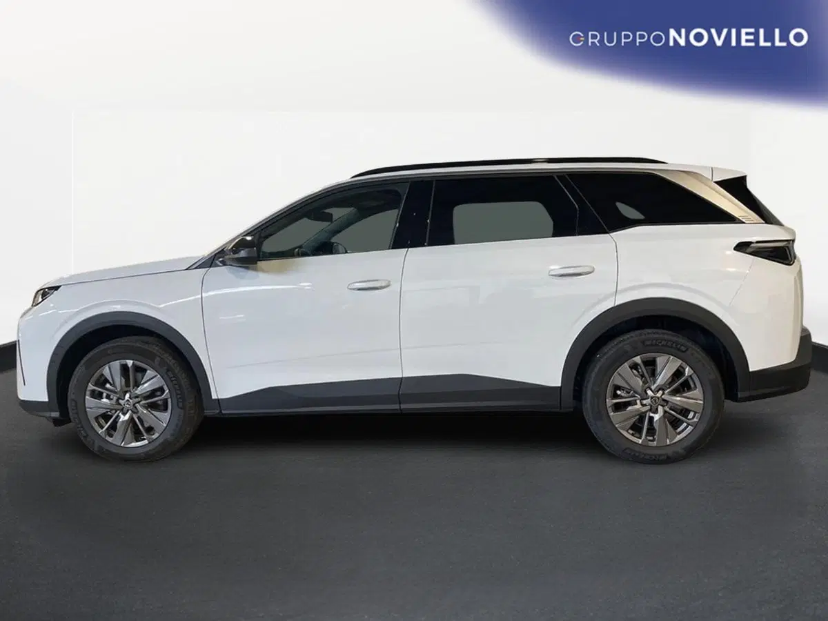 Peugeot 5008 nuova a Salerno (4)