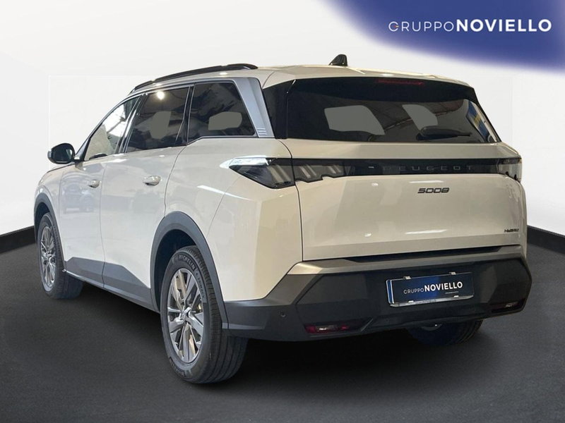 Peugeot 5008 nuova a Salerno (5)