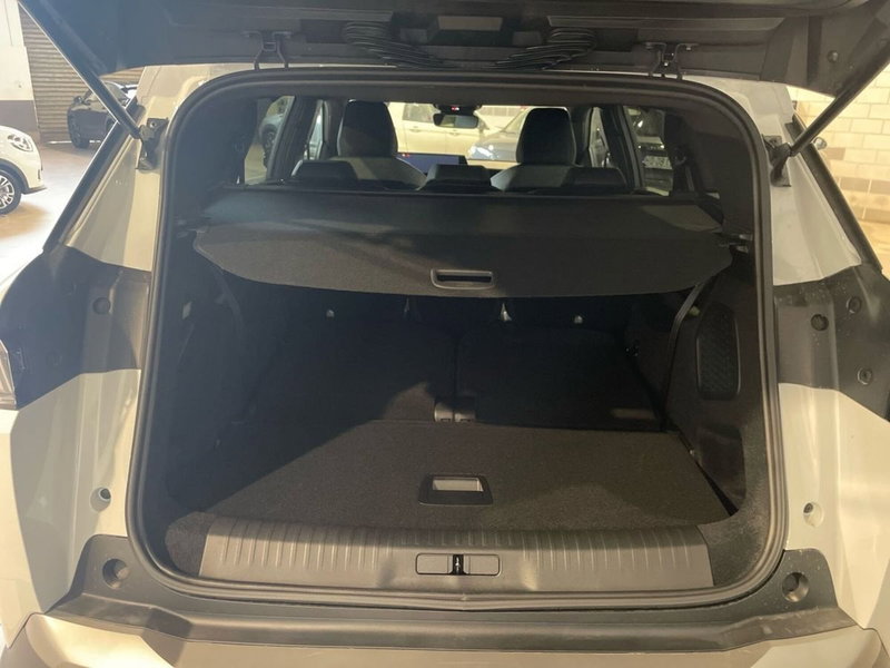 Peugeot 5008 nuova a Salerno (7)