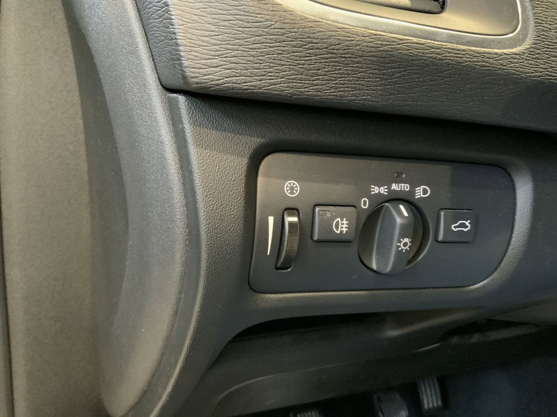 Volvo V40 Cross Country usata a Vercelli (11)