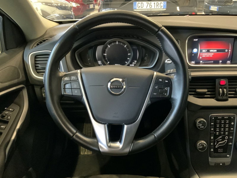 Volvo V40 Cross Country usata a Vercelli (14)