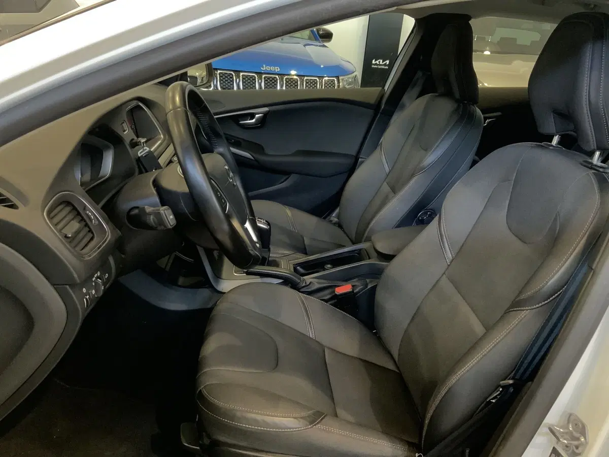 Volvo V40 Cross Country usata a Vercelli (6)