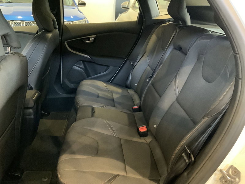 Volvo V40 Cross Country usata a Vercelli (7)