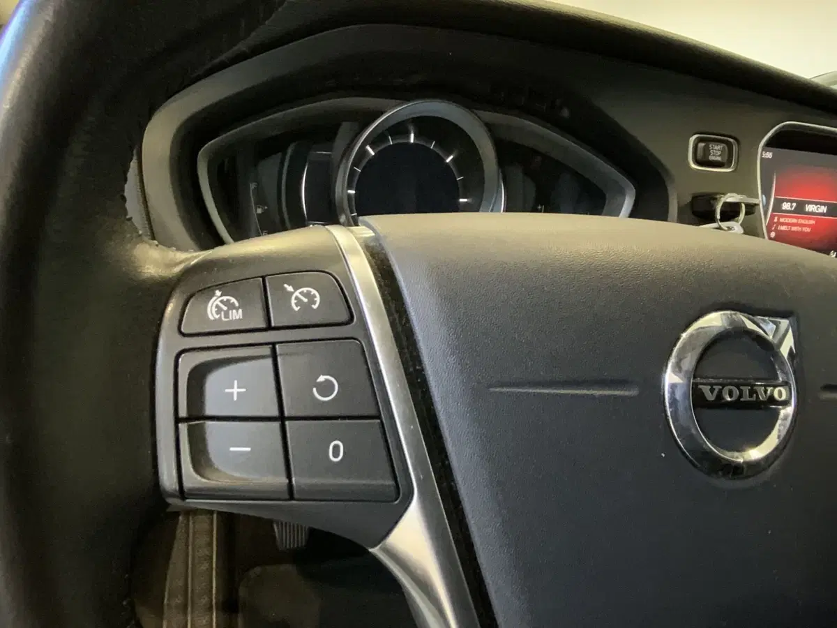 Volvo V40 Cross Country usata a Vercelli (9)