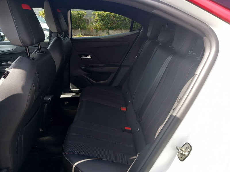 Opel Mokka usata a Lucca (10)