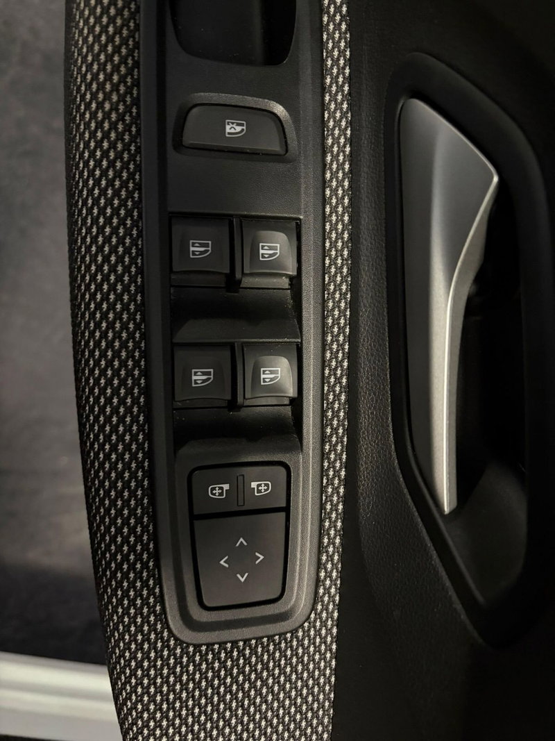 Dacia Sandero Streetway usata a Milano (12)