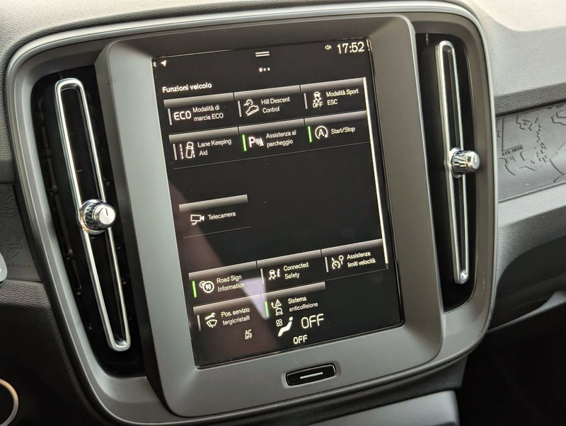 Volvo XC40 usata a Pescara (12)