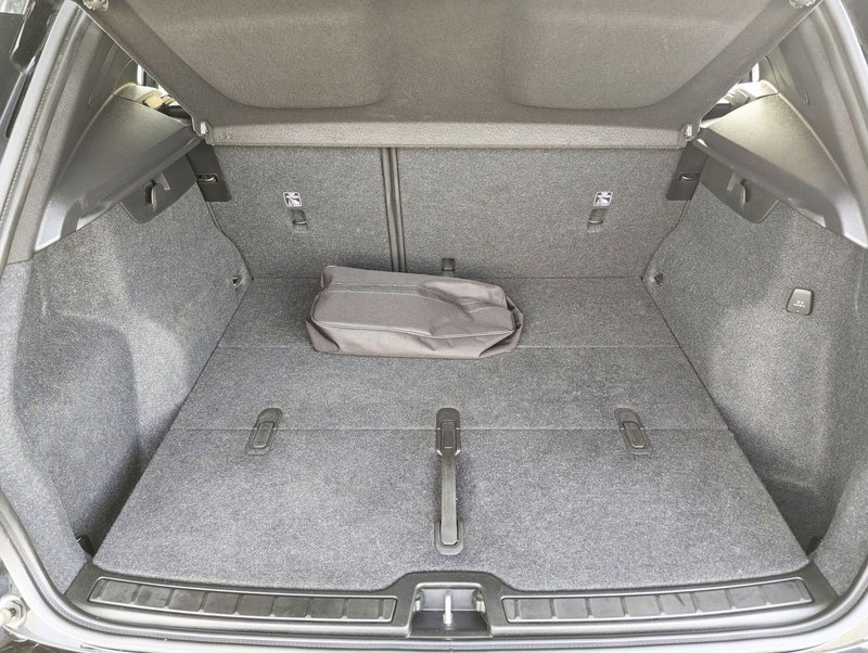 Volvo XC40 usata a Pescara (14)