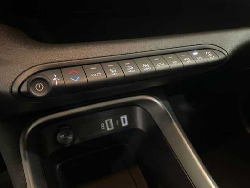 Jeep Avenger usata a Prato (15)