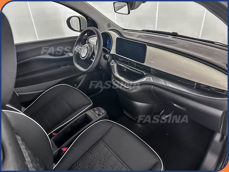 Fiat 500 Cabrio nuova a Milano (12)