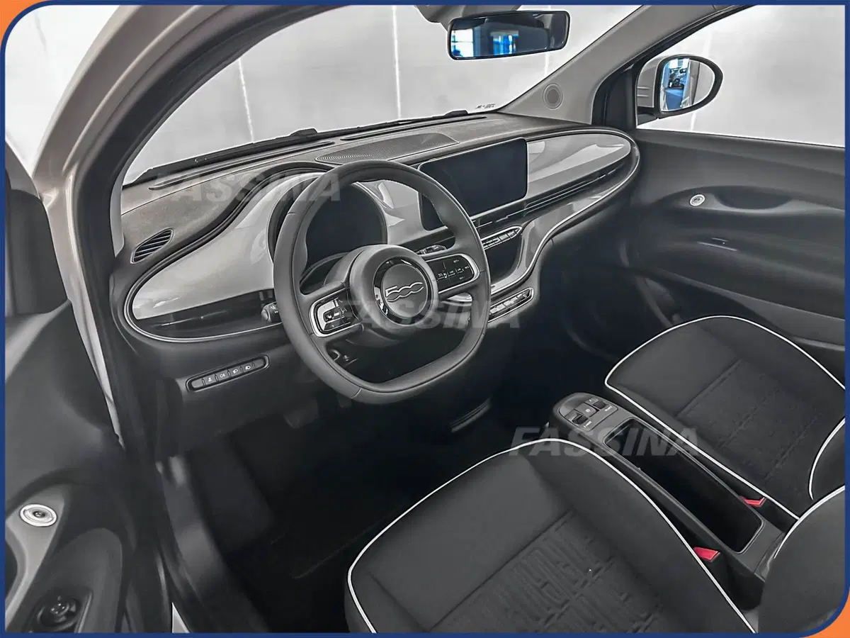 Fiat 500 Cabrio nuova a Milano (9)