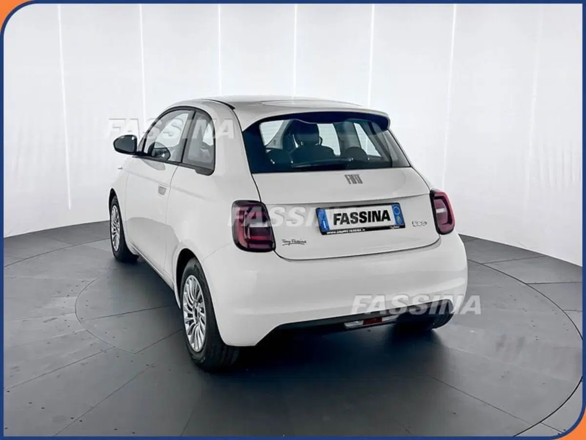 Fiat 500 Cabrio nuova a Milano (4)
