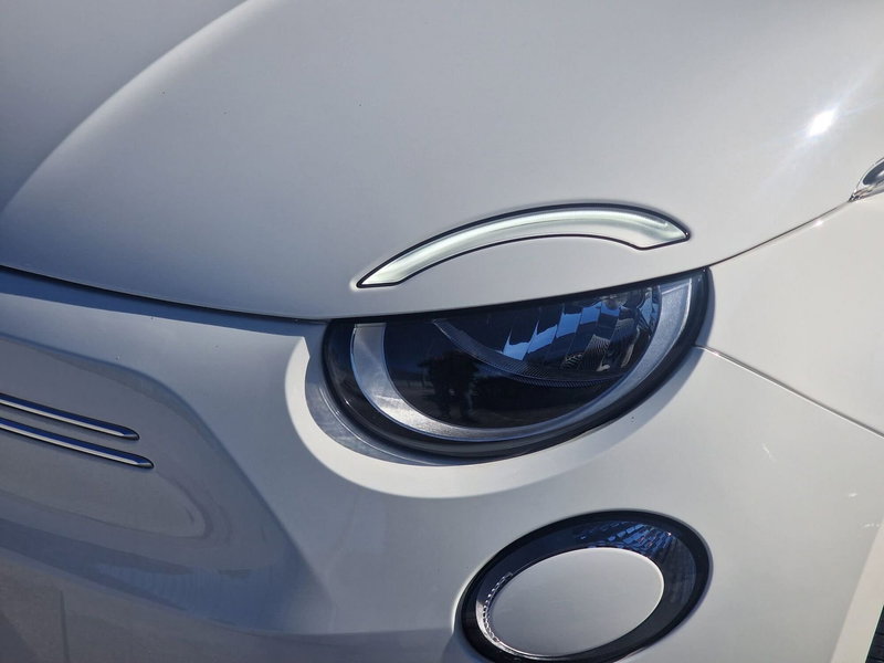 Fiat 500 Cabrio nuova a Bari (10)