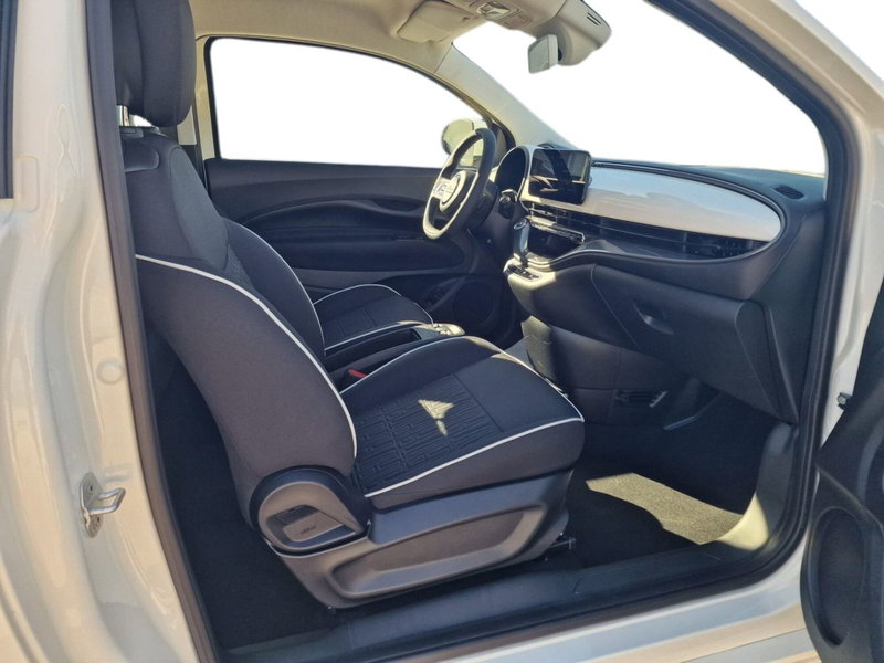 Fiat 500 Cabrio nuova a Bari (11)