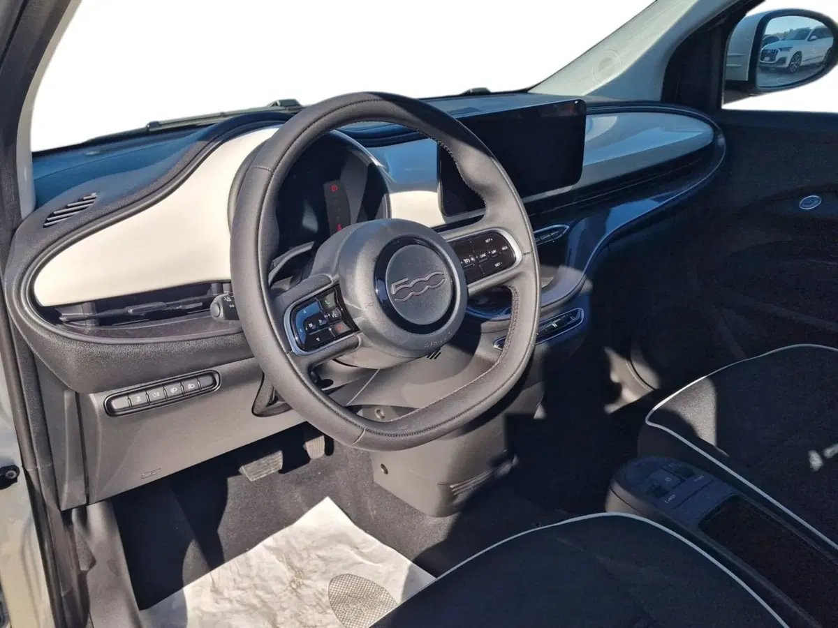 Fiat 500 Cabrio nuova a Bari (4)
