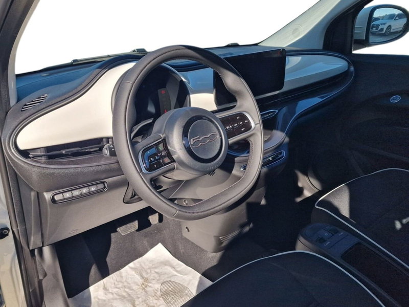 Fiat 500 Cabrio nuova a Bari (4)