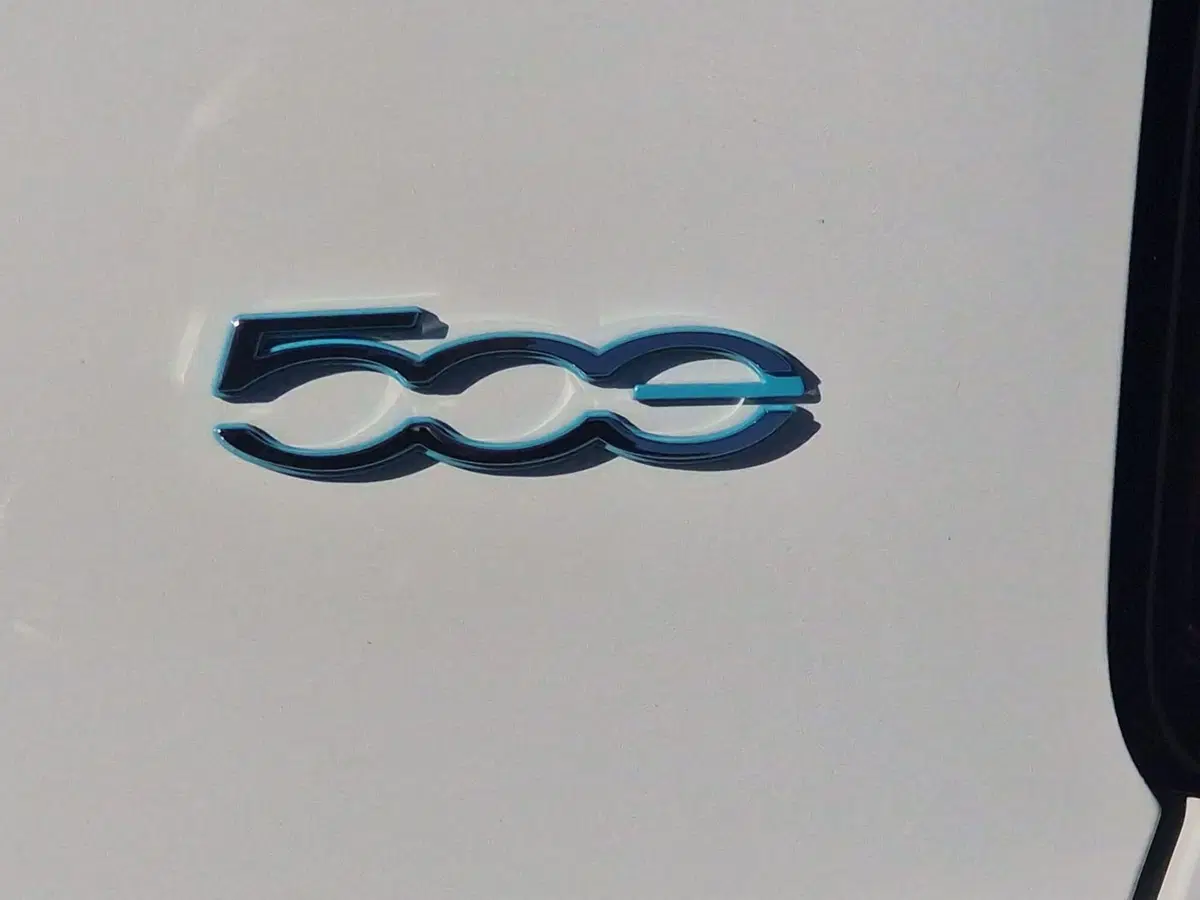 Fiat 500 Cabrio nuova a Bari (5)