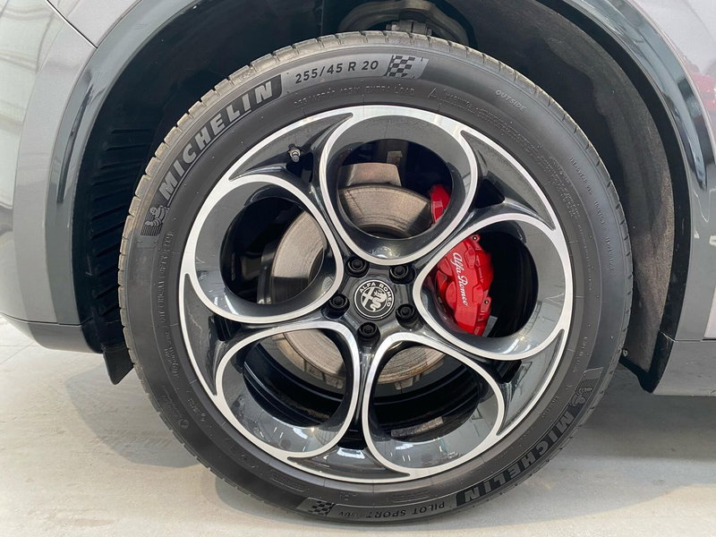 Alfa Romeo Stelvio usata a Milano (11)