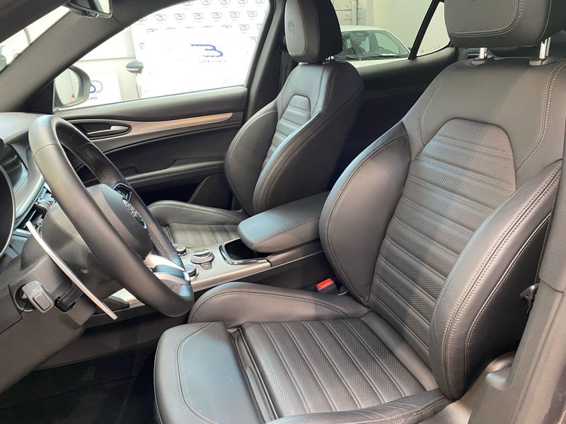 Alfa Romeo Stelvio usata a Milano (14)