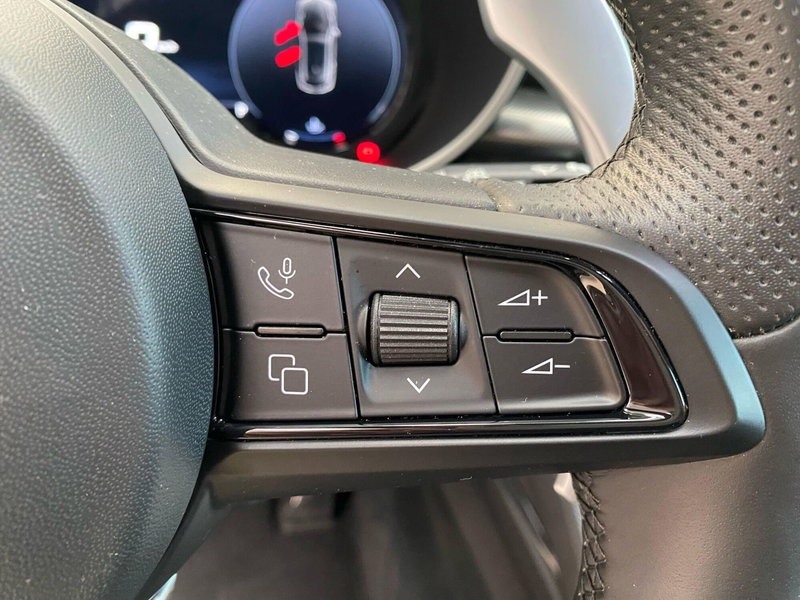 Alfa Romeo Stelvio usata a Milano (18)