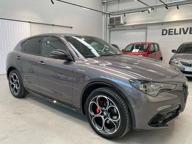 Alfa Romeo Stelvio usata a Milano (8)