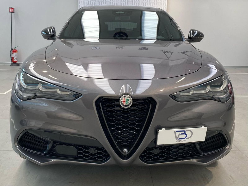 Alfa Romeo Stelvio usata a Milano (9)